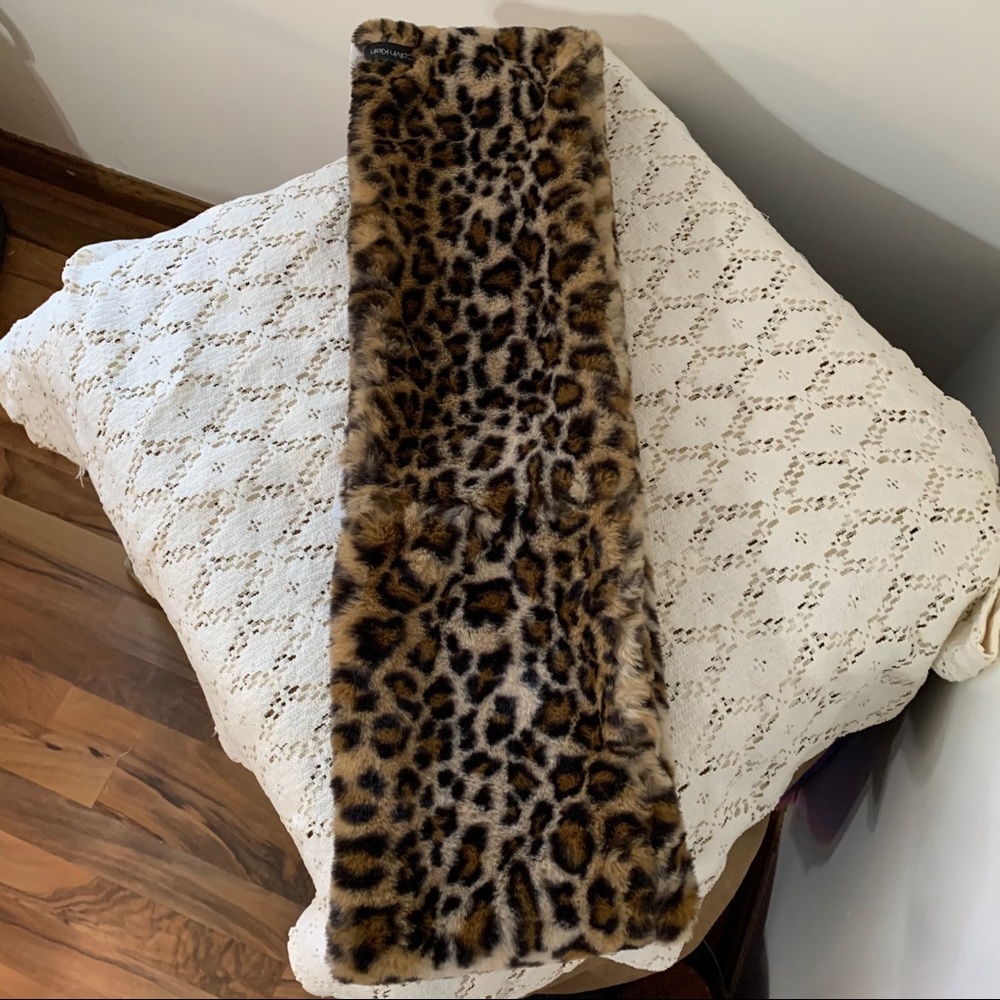 *NWT* Calvin Klein Leo Faux Fur Infinity Loop - Picture 2 of 8